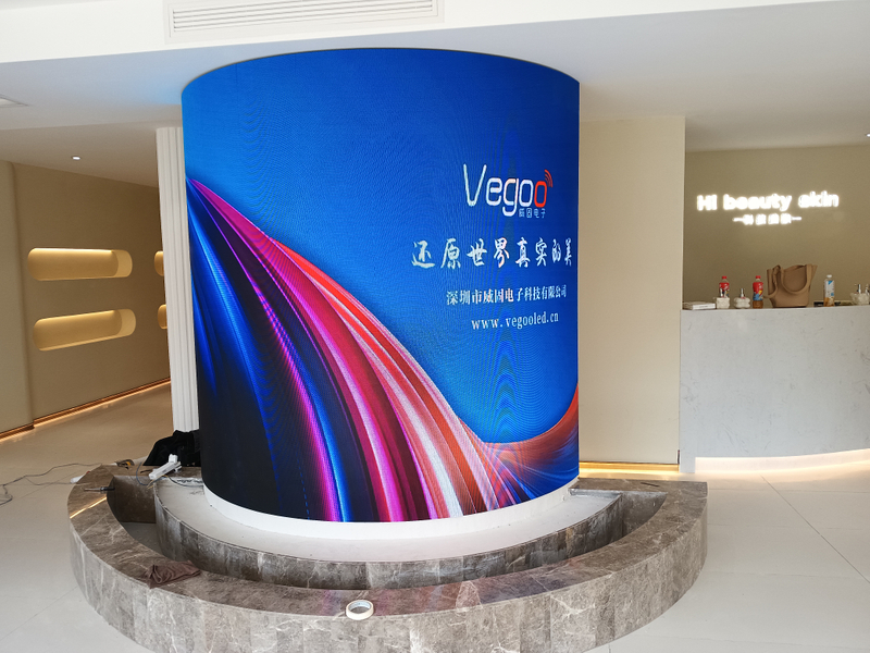 P2.5 Customized Flexible Curved Cylindrical LED Display 